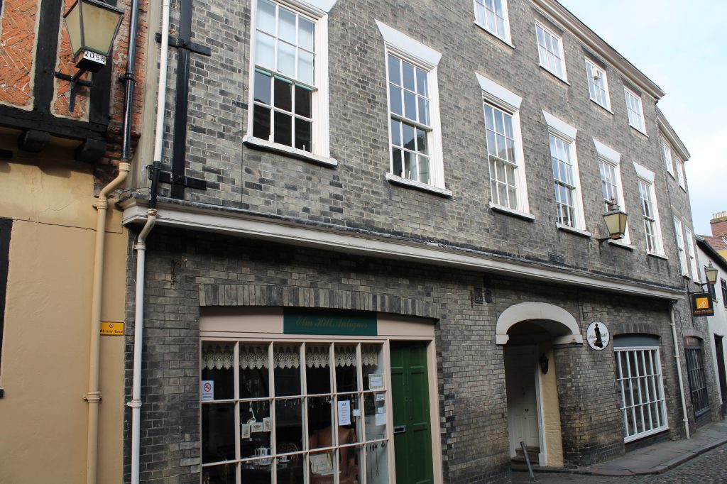 (30) 28-30 Elm Hill Undercroft
